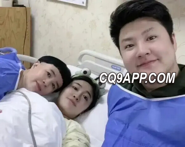2024030411 中央台前金牌主持刘纯燕喜迎孙辈，幸福宣告家族再添新成员